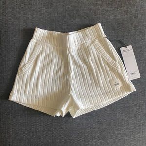 Alo Yoga Ribbed Take Comfort Short in Ivory